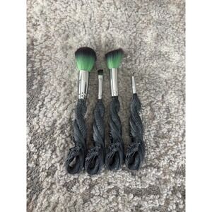 Hot‎ Topic Blackheart Beauty Dragon Complexion Collection Makeup Brush Set